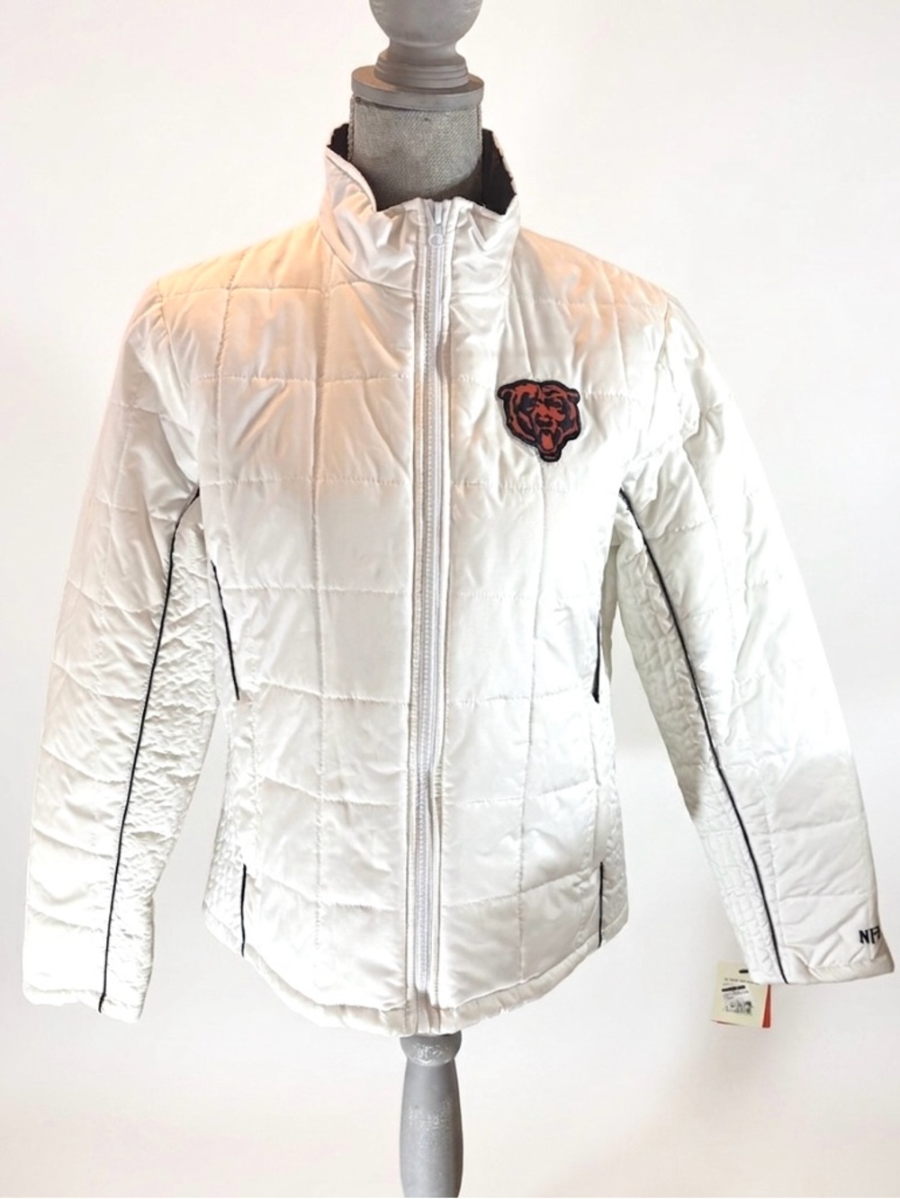 NWT NFL For Her Chicago Bears Quilted Puffer Jacket White L